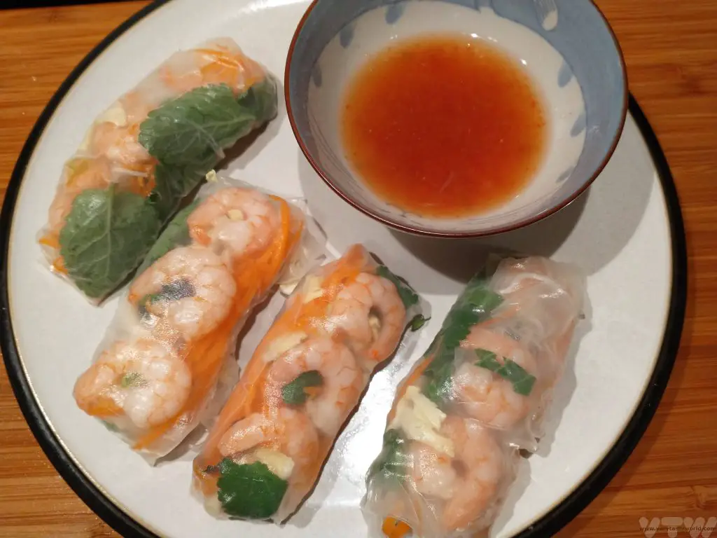 Vietnamese spring roll summer roll with dipping sauce
