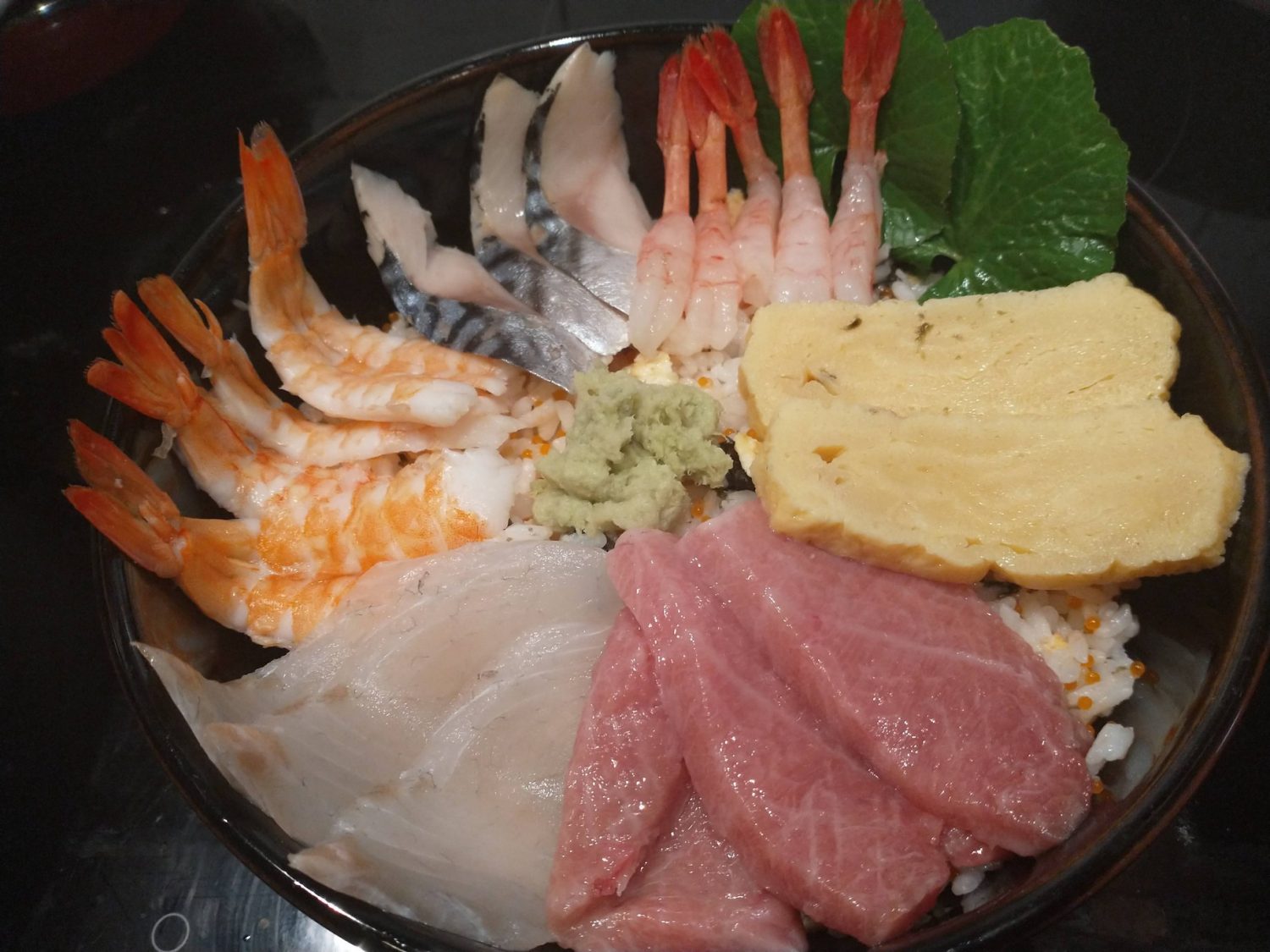 chirashi sushi bowl with fresh wasabi