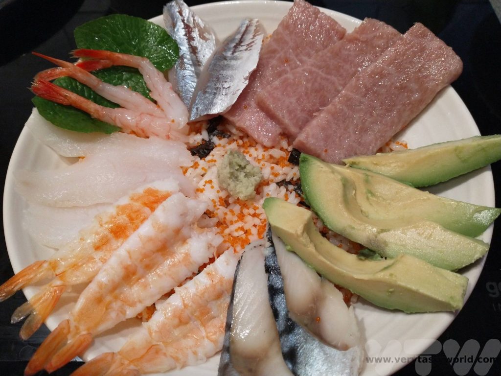chirashi sushi bowl with fresh wasabi
