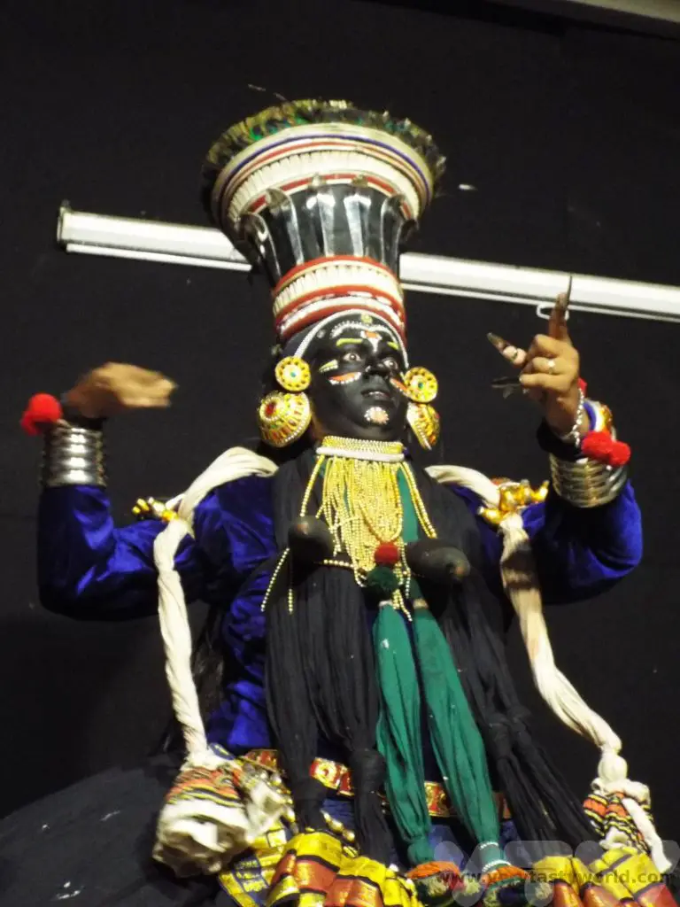 Places to Visit in Munnar Kathakali performance