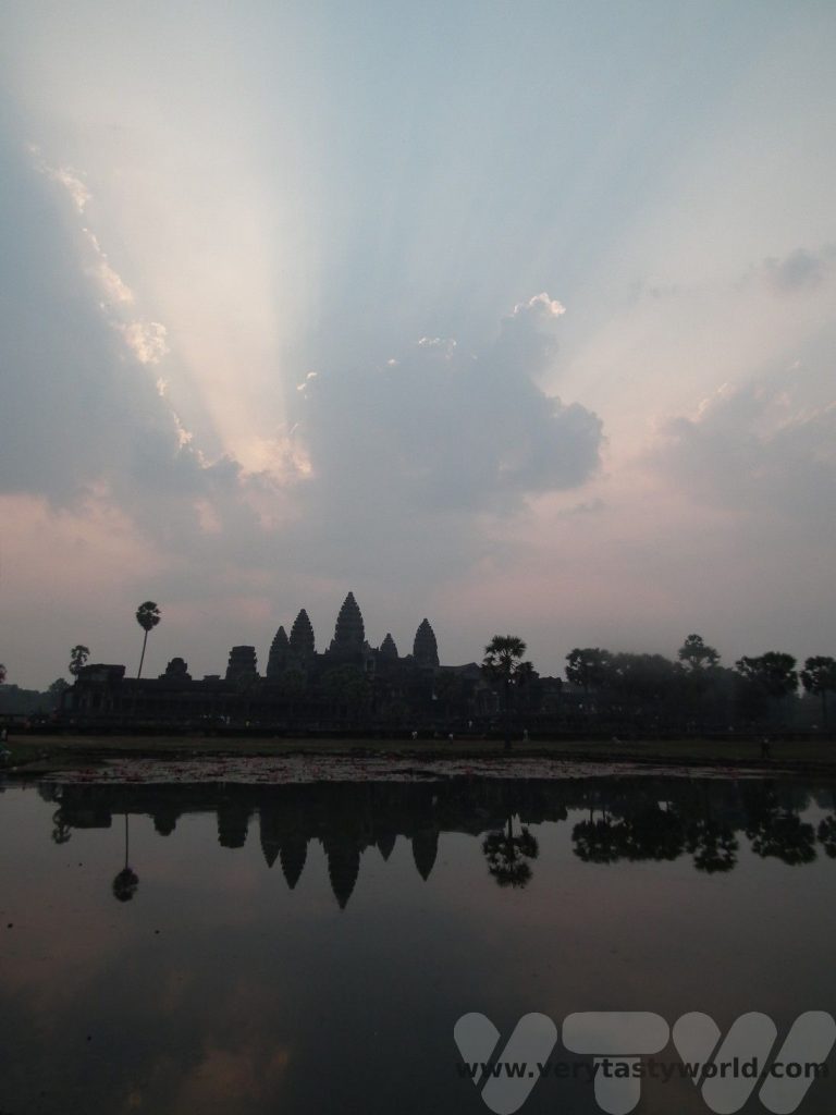 Visit Angkor Wat sunrise