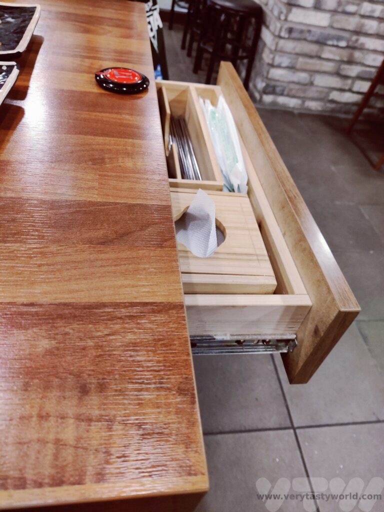Korean table setting