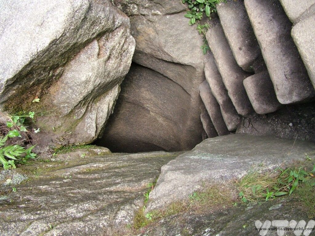 Huyana Picchu - hole to wiggle through