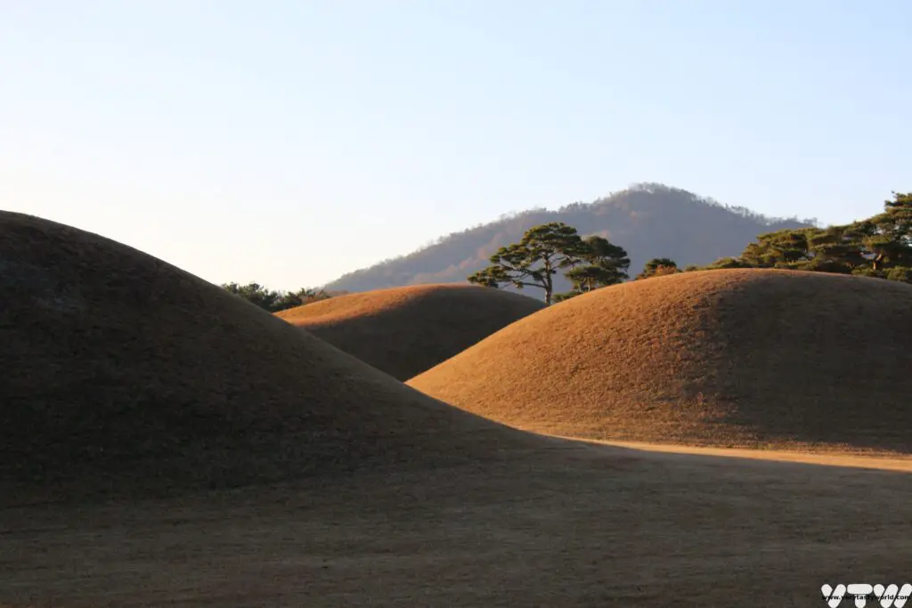 2 day Gyeongju itinerary Oleung Five Tombs Site