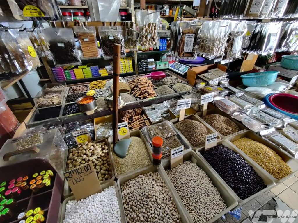 spice market in kuching