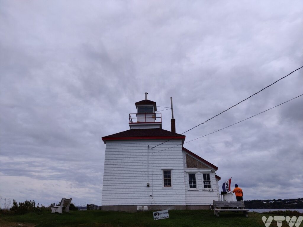 Gilbert Cove lighthouse