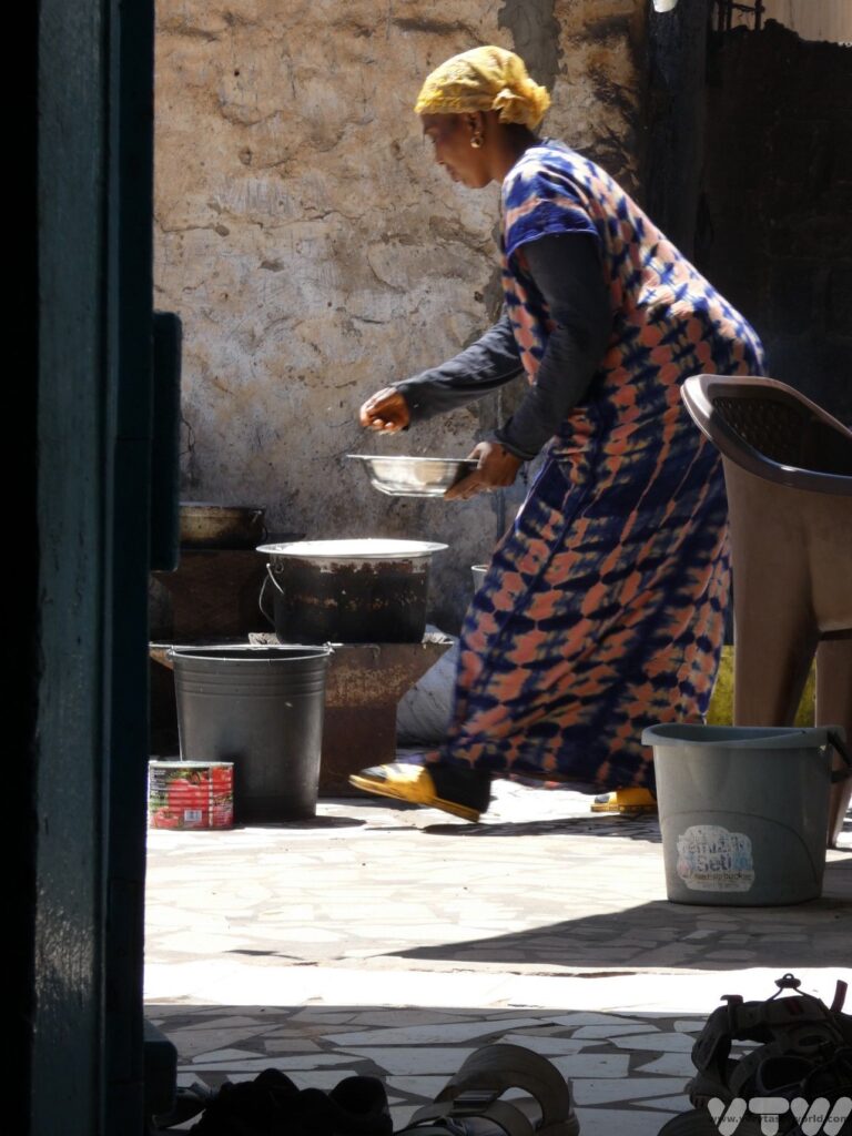 lady making theibouden