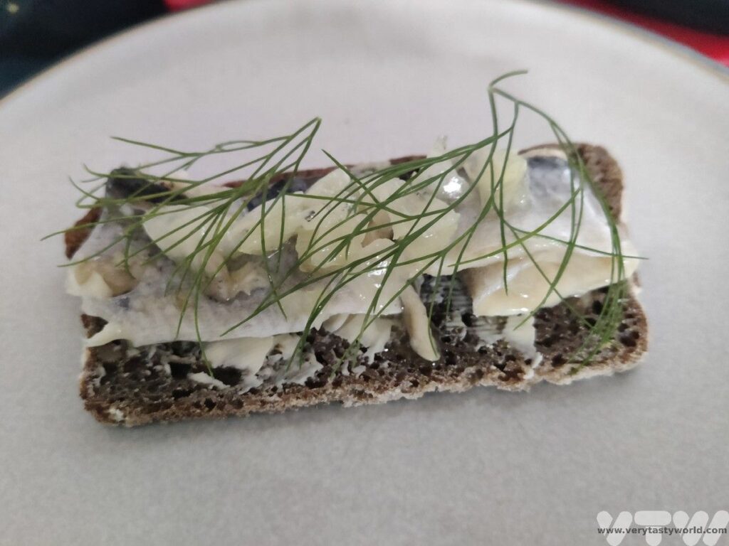 pickled herring with dill smorrebrod