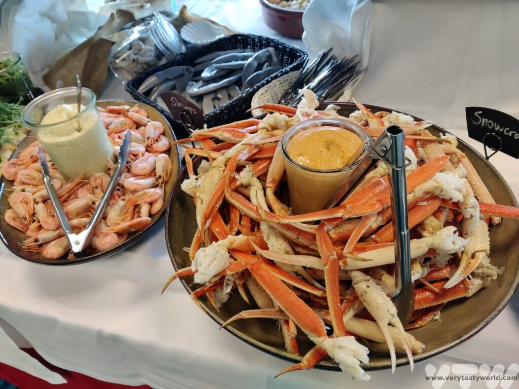 Greenlandic buffet - snow crab and shrimp
